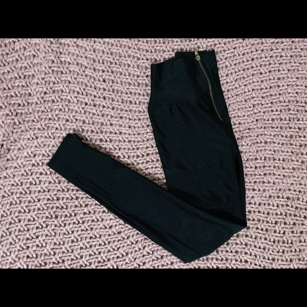Black leggings